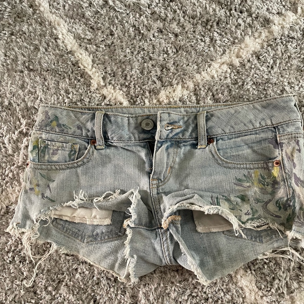 AE Light Floral Shorties - Picture 1 of 6